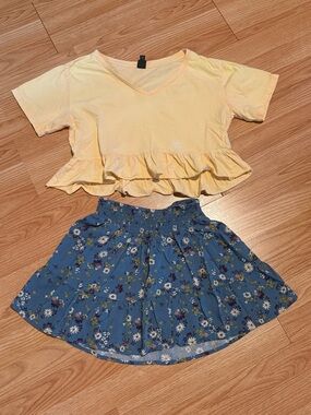 Ruffle Blouse and Skirt Set Size XS/S